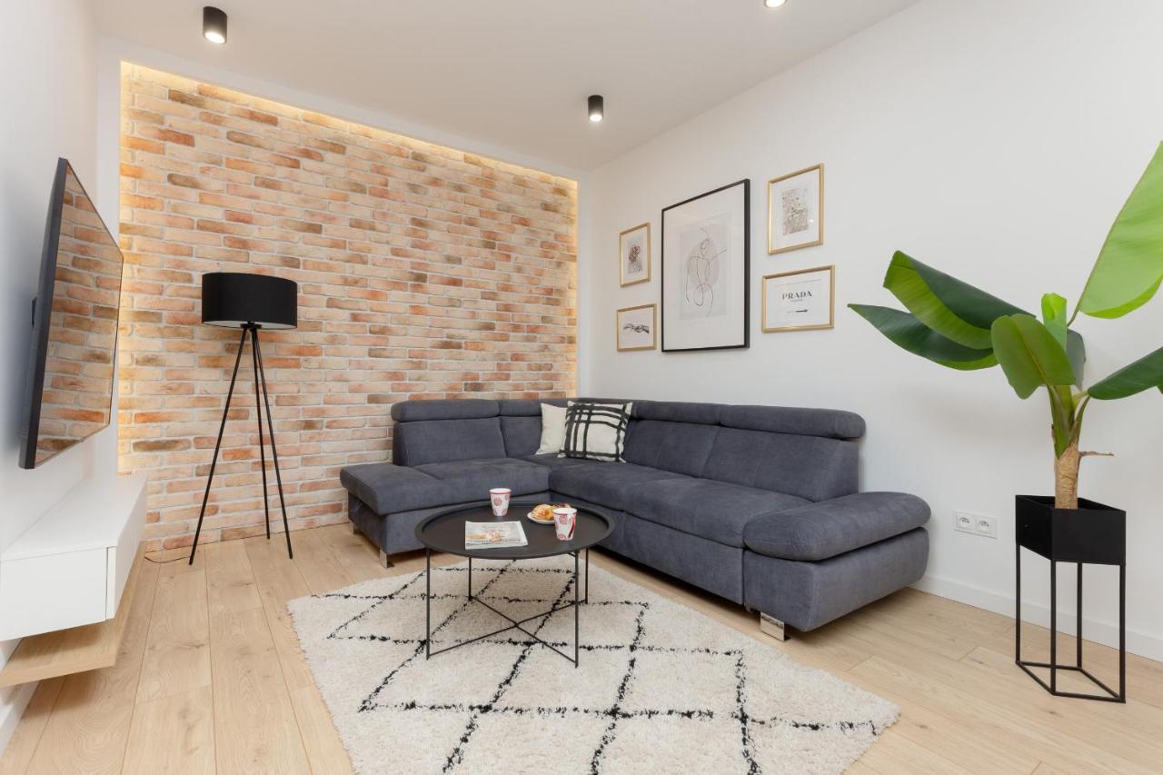 Loft Apartment With Parking In Warsaw By Noclegi Renters Buitenkant foto