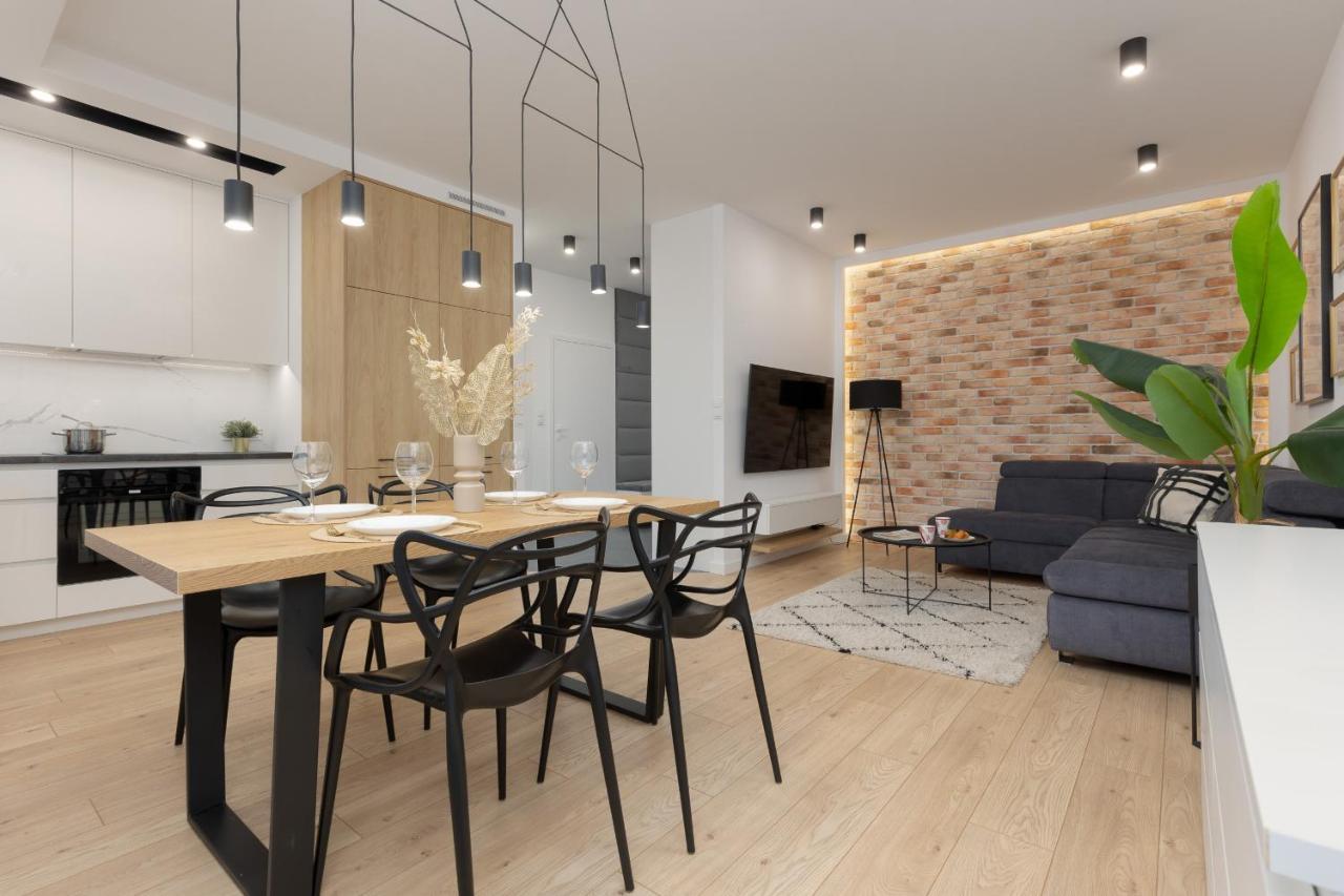 Loft Apartment With Parking In Warsaw By Noclegi Renters Buitenkant foto