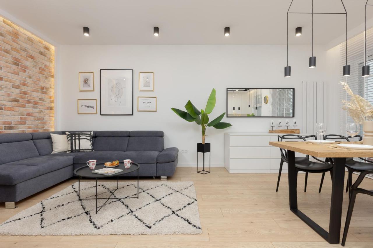 Loft Apartment With Parking In Warsaw By Noclegi Renters Buitenkant foto